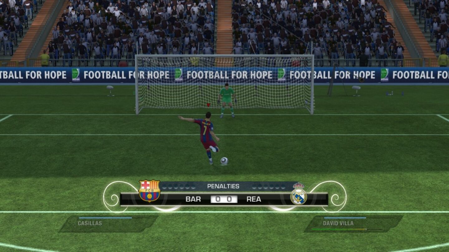 FIFA 11In FIFA 11 wird der Elfmeterschütze von Barcelona von einzeln modellierten Fans bejubelt.