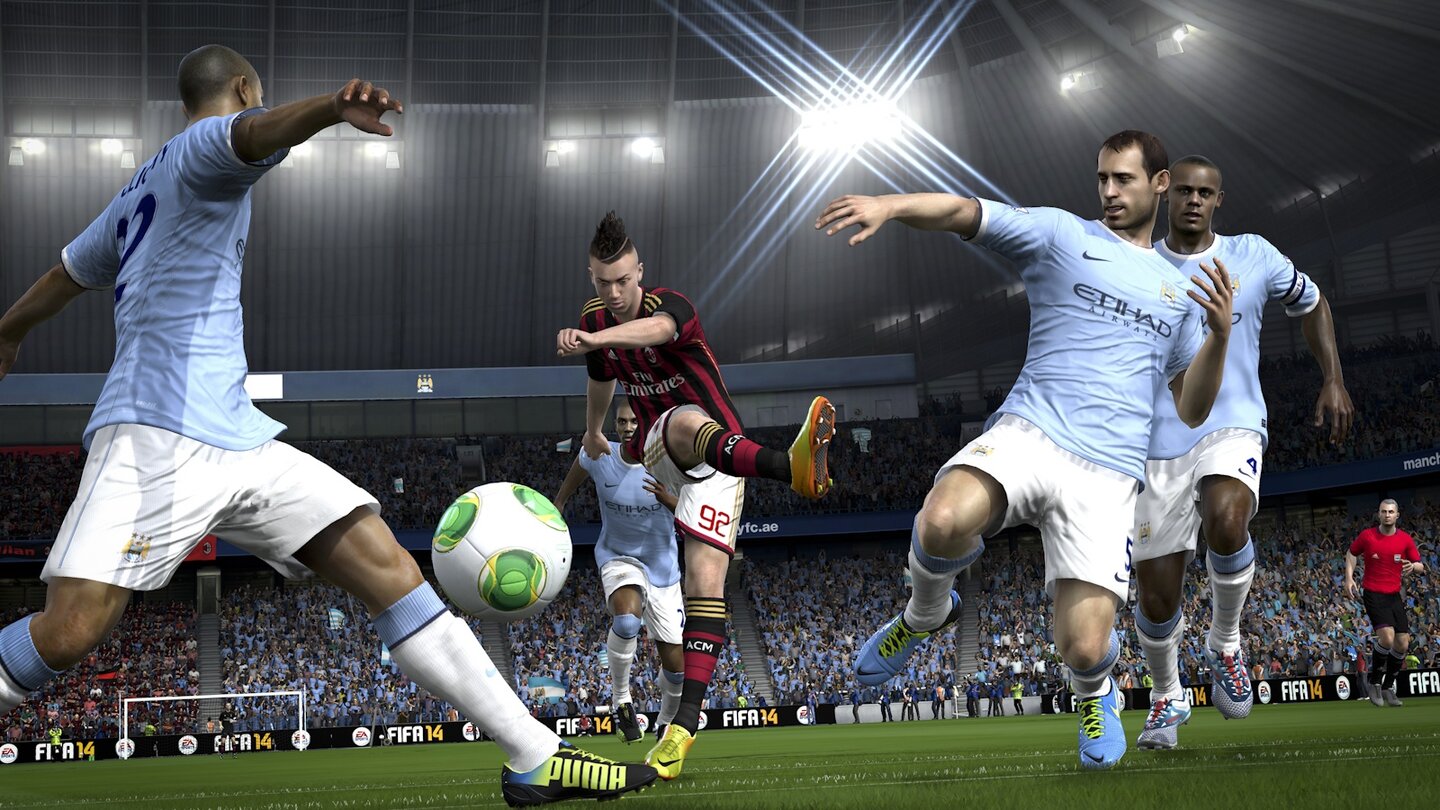 FIFA 14 (PlayStation 4 / Xbox One)... optisch macht FIFA 14 auf Next-Gen-Plattformen einiges her.