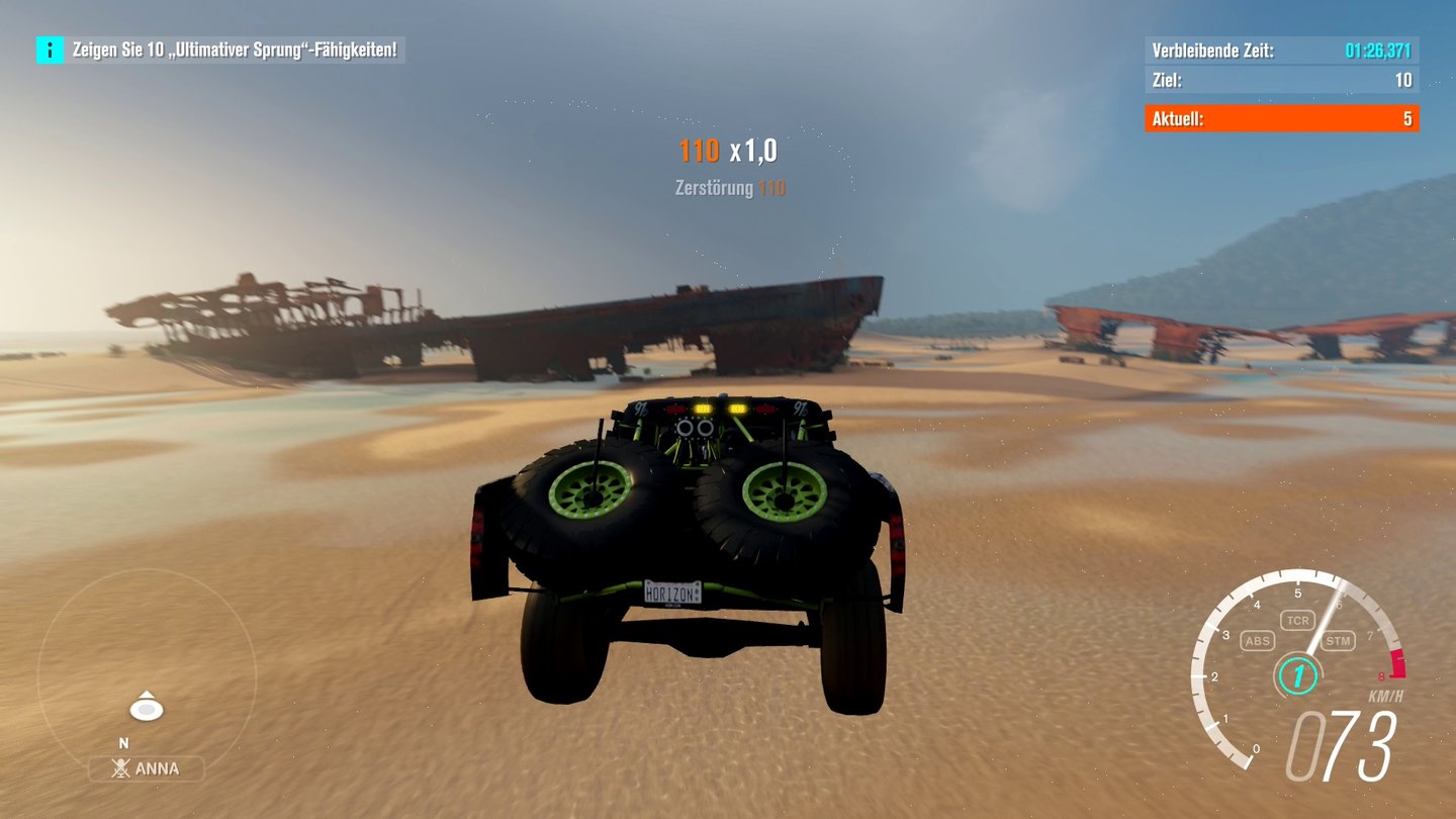Forza Horizon 3So viel zu sehen: Im Silver-Sand-Flussdelta liegen verrostete Schiffswracks im Sand. Der perfekte Ort, um ein paar waghalsige Sprünge zu landen.