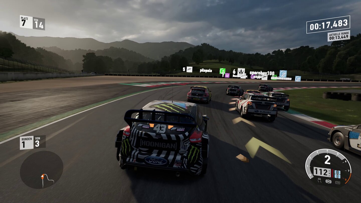 Forza Motorsport 7Das Gedränge am Anfang jeder Runde entscheidet oft über Sieg oder Niederlage.