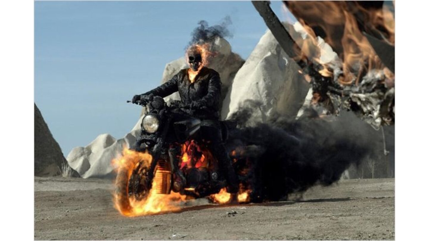 Ghost Rider 2Für die Rückkehr des Riders entschied man sich, dem Höllendämon und seinem Motorrad einen neuen Look zu verpassen. Der Rider ist nun verrußt und wirkt insgesamt verbrannter.Bildrechte: Universum/Walt Disney Studios Motion Pictures Germany GmbH
