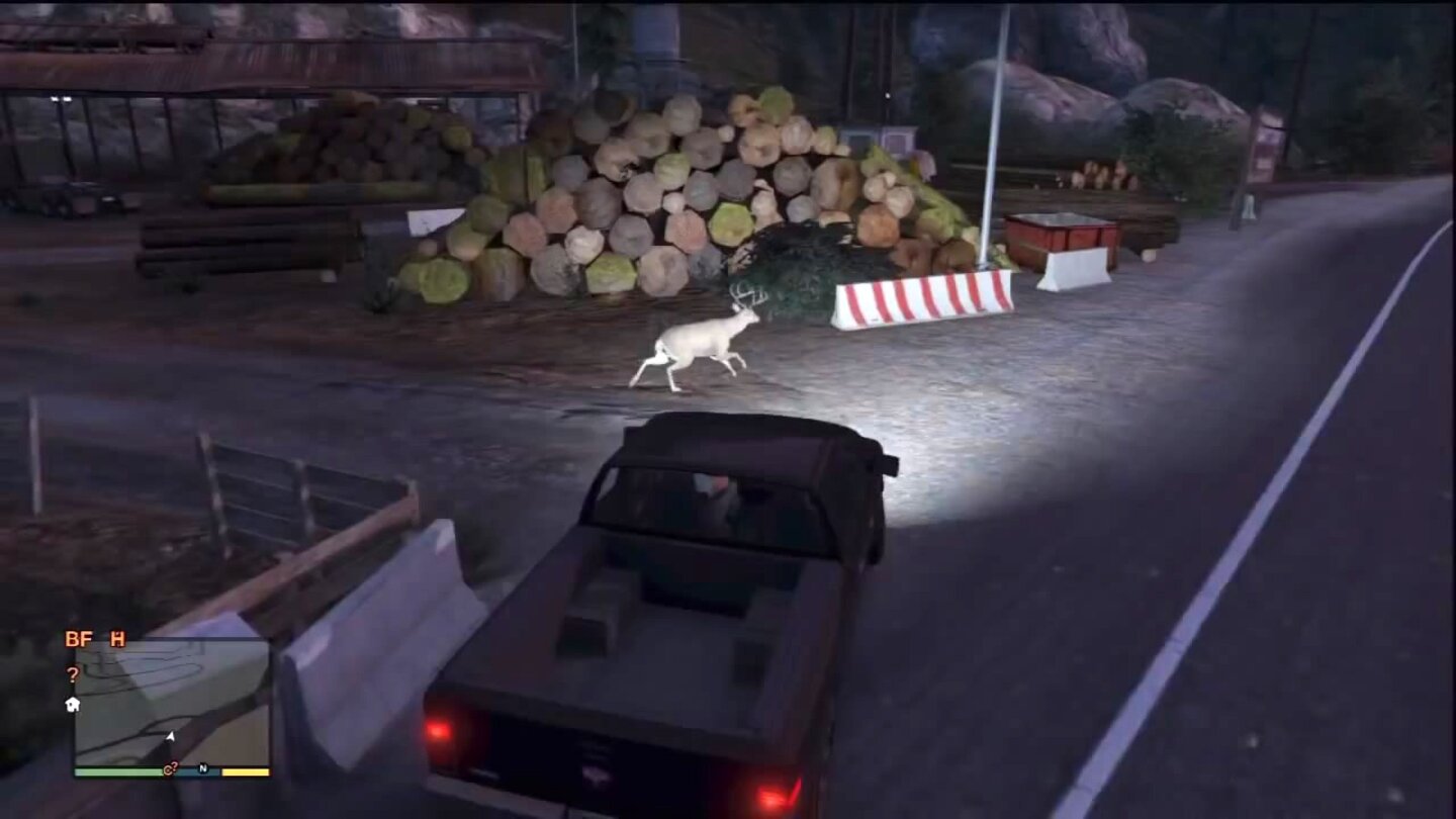GTA 5 – Jagd
Überfährt man ein wildes Tier hat jeder der drei Hauptcharaktere seine eigenen Kommentare parat.
