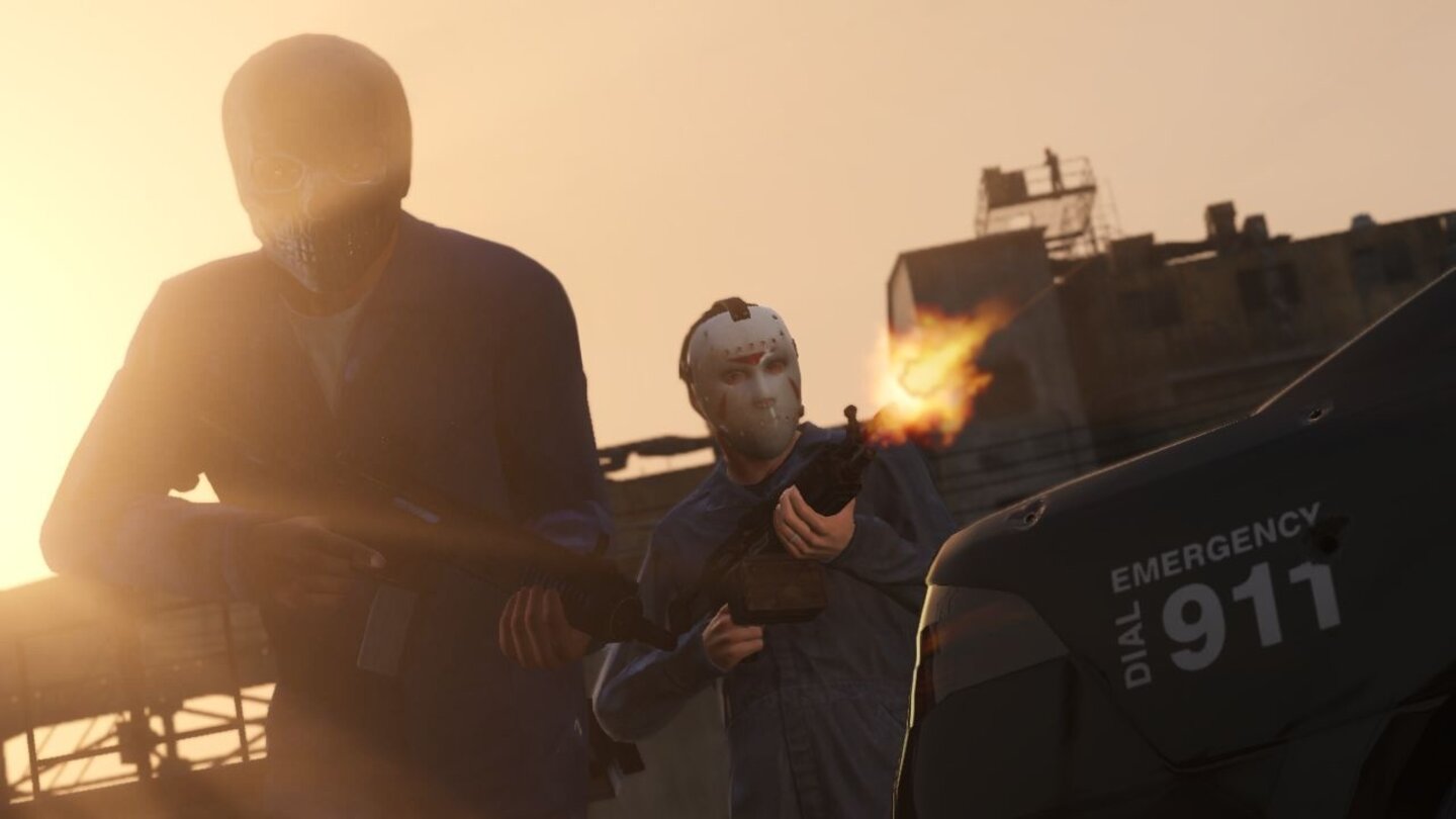 Grand Theft Auto 5Die Schießereien sind dank Ausweichrollen und Hechtsprüngen dynamischer als in den Vorgängern - Max Payne lässt schön grüßen!