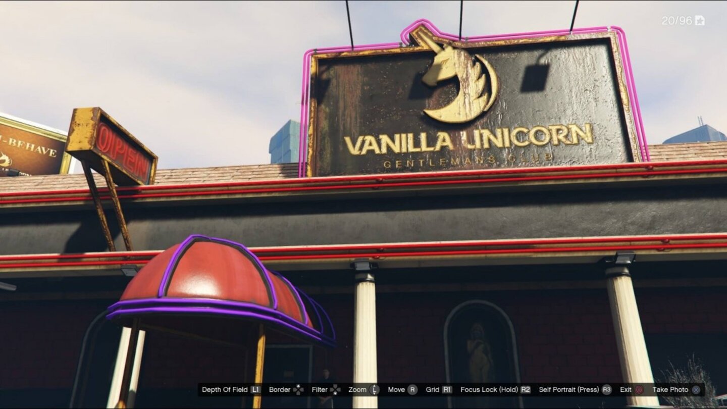 GTA 5Mehr Stripperinnen im Vanilla Unicorn - Jeder Spieler dürfte schon mal ins Vanilla Unicorn geschlendert sein. Dort tanzen nun mehr Stripperinnen, die sich im Privatbereich sogar ihrem Oberteil entledigen, allerdungs nur auf Xbox One und PS4.