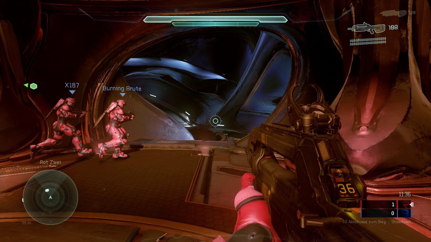Halo 5: GuardiansTeamwork kann entscheidend sein. Insbesondere wenn mehrere Spieler gleichzeitig auf einen Gegner feuern, sind Duelle schnell entschieden.
