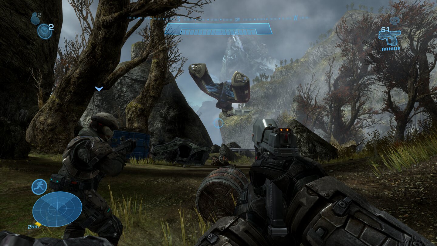 Halo: ReachAlle Waffen, von der kleinsten Handknarre bis zu den abgefahrenen Alien-Waffen der Allianz fühlen sich mächtig und spaßig an.