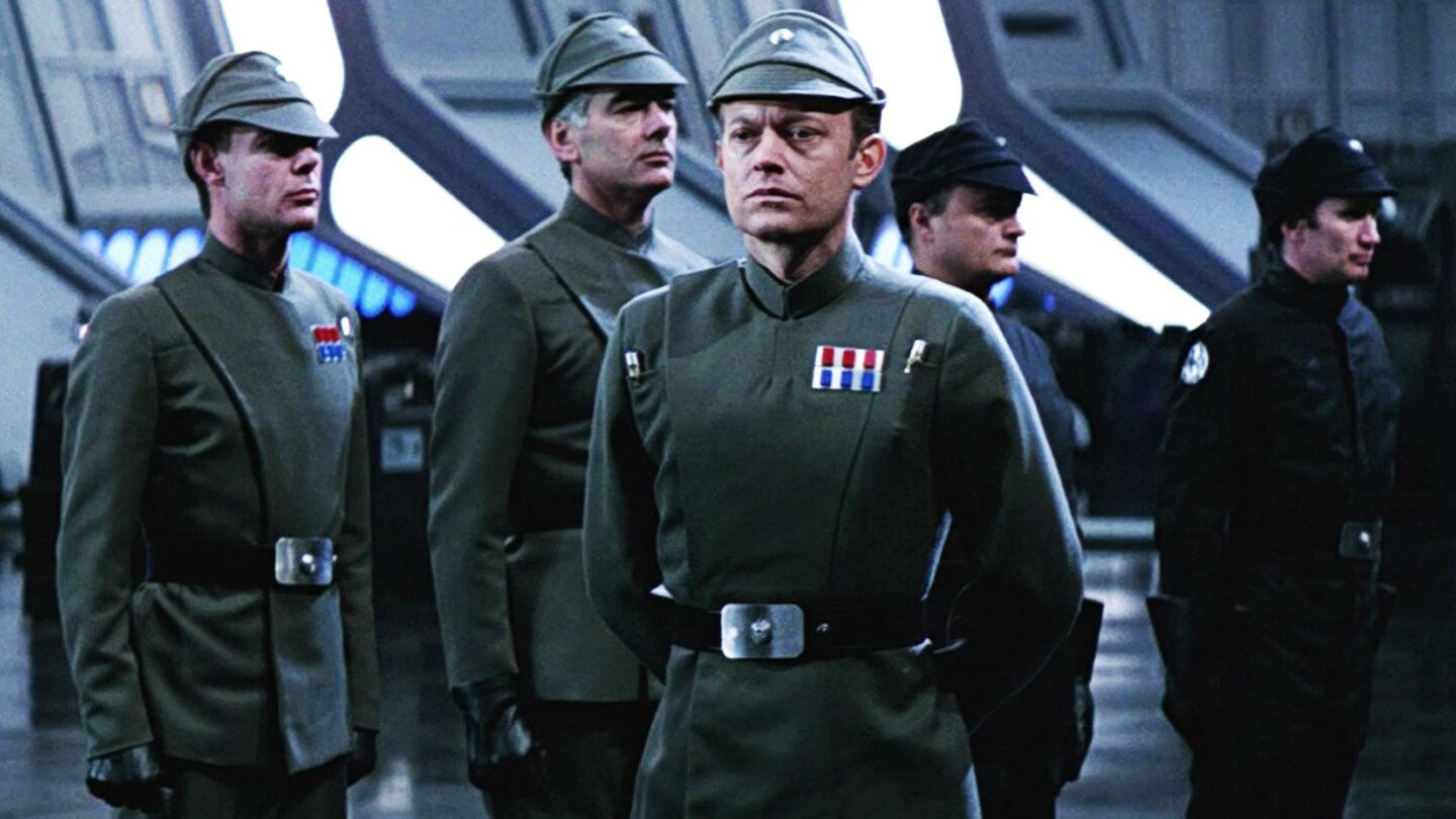 Imperiale OffiziereRangniedrige Offiziere wären in Battlefront eine schöne und auch sinnvolle Ergänzung der Truppenauswahl. Höhere Ränge dürfen sich dann z.B. mehr Abzeichen auf die Uniform kleben.