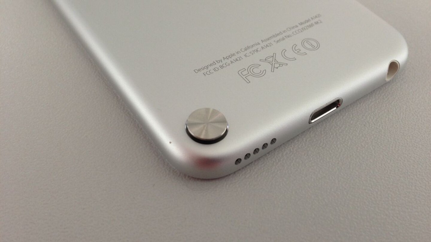 iPod Touch… zu einer kleinen Halterung …