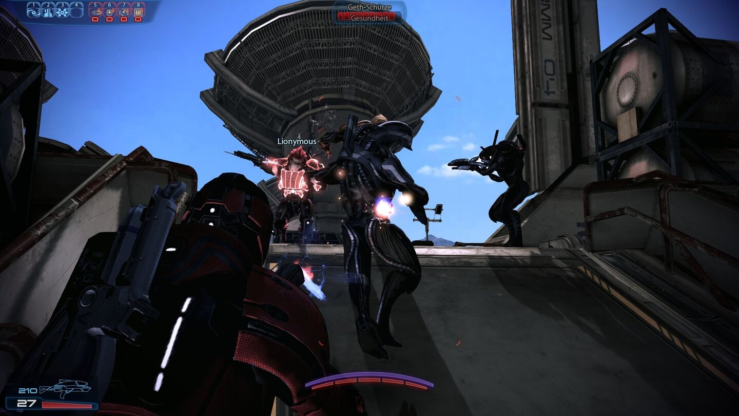 Mass Effect 3 - Koop-ModusKroganer sind übermächtige Nahkämpfer. Bis die mal zu Boden gehen, muss schon eine halbe Geth-Armee auftauchen.