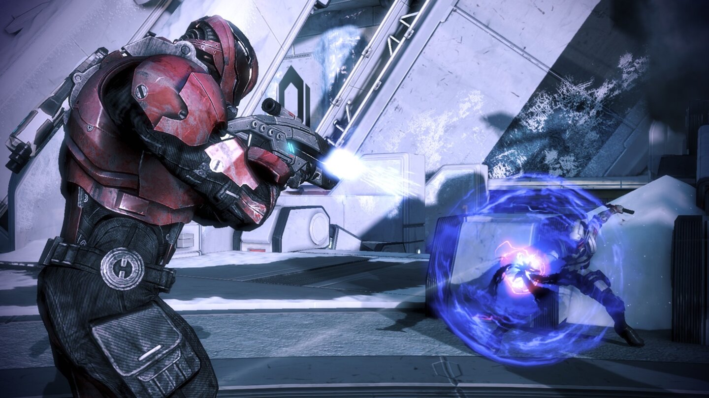 Mass Effect 3Mit in Koop-Partien gesammelte Credits erwerben und modifizieren wir weitere Waffen für ihren Charakter, können aber immer nur zwei Knarren mit in einen Multiplayer-Einsatz nehmen.