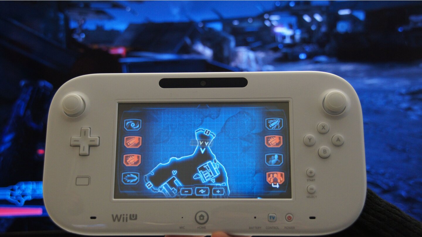 Mass Effect 3: Special EditionMit der Karte auf dem Wii U Gamepad behalten wir den Überblick und haben zudem schnellzugriff auf unsere Lieblingsfähigkeiten.