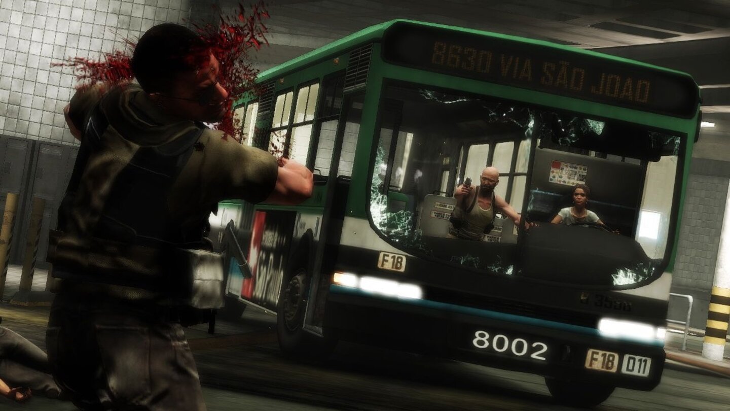 Max Payne 3…etwas weiter entfernt in einem fahrenden Bus. Das Steuer übernimmt dabei unsere Begleiterin.