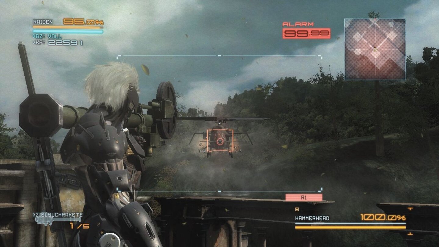 Metal Gear Rising: RevengeanceDie Zweitwaffen sind eine nette Ergänzung, aber nicht unbedingt notwendig. Hier nimmt Raiden einen Heli aufs Korn.