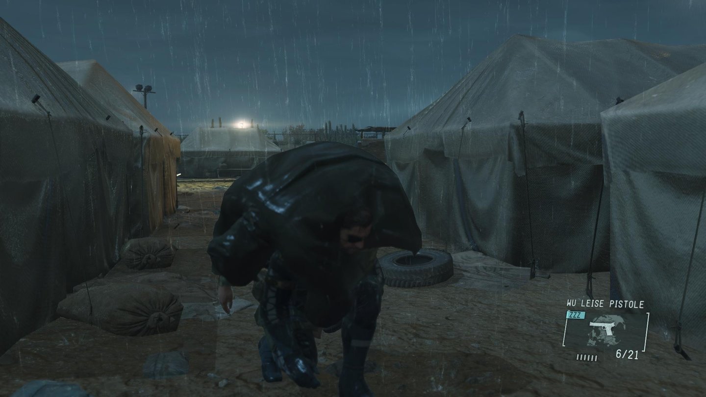 Metal Gear Solid 5: Ground ZeroesMühsam, aber notwendig: Erledigte Gegner sollte man möglichst gut verstecken.