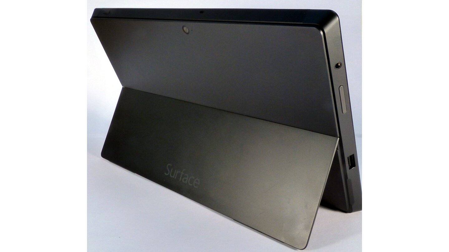 Microsoft Surface Pro 2 - Rückansicht mit Standfuß
