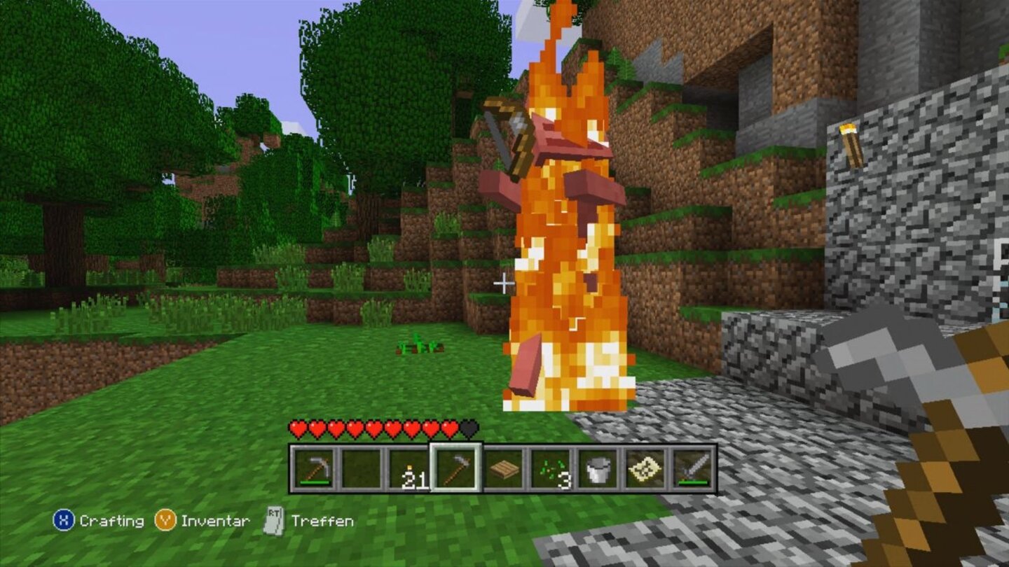 Minecraft: Xbox 360 EditionIm Morgengrauen erleiden Skelette und Zombies im Sonnenlicht einen grausigen Flammentod und lassen Rohstoffe wie Knochen oder Federn zurück.