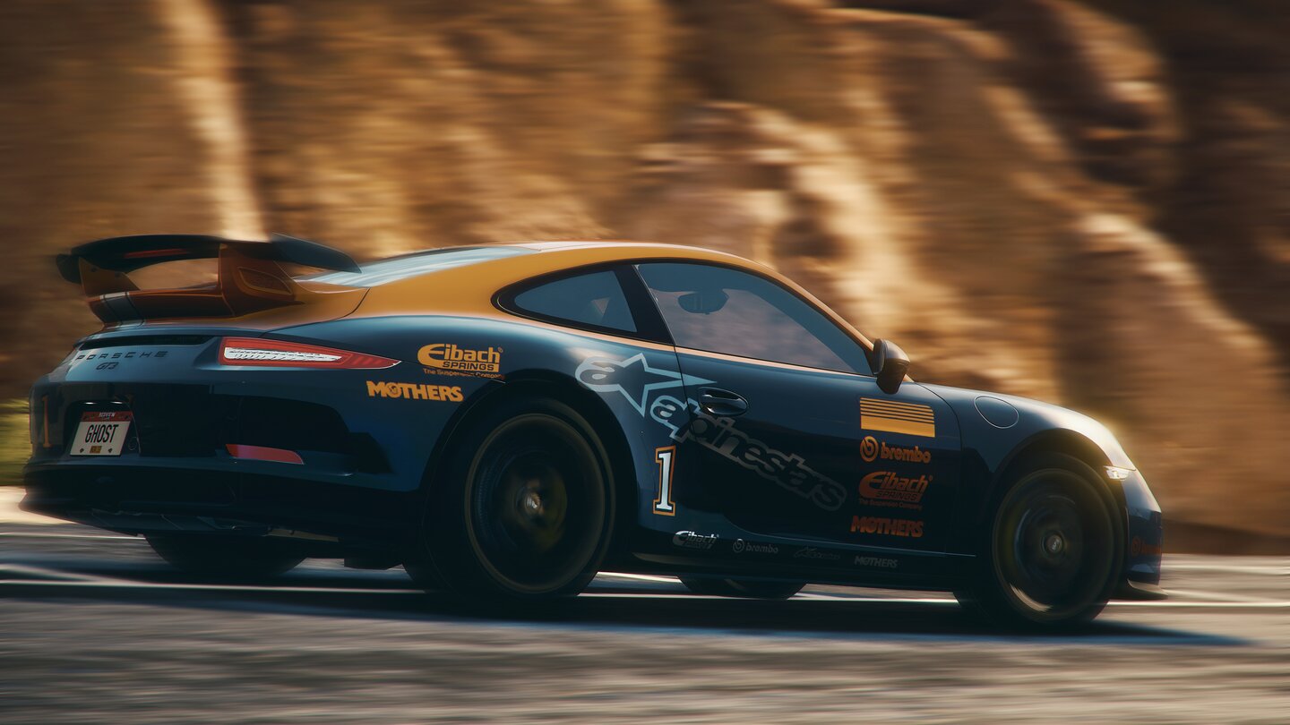 Need for Speed RivalsScreenshots zeigen die Individualisierungs-Optionen der Rennwagen.