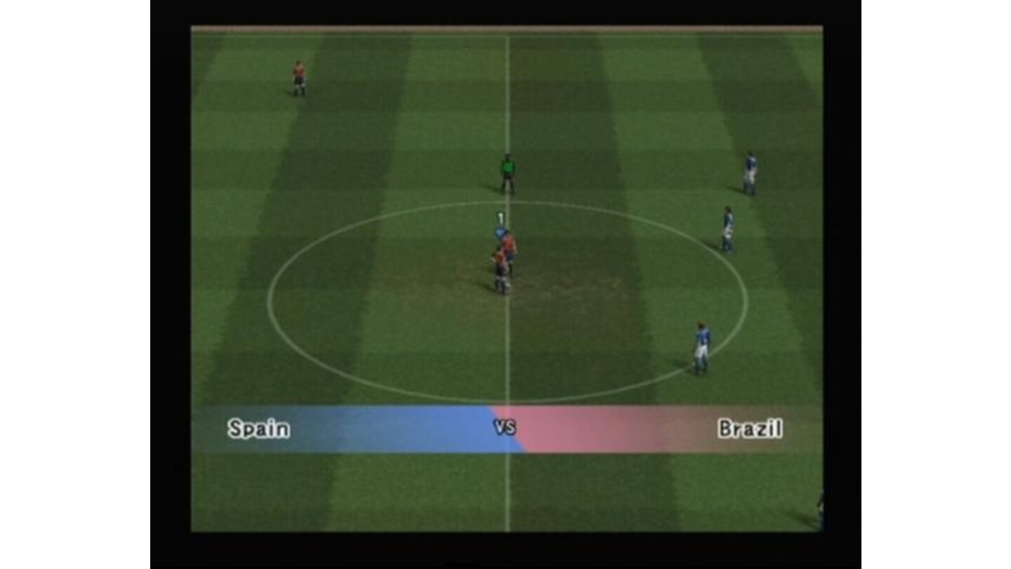 Spain versus Brazil, starting the match (note the referee which wasn't present in PES3)