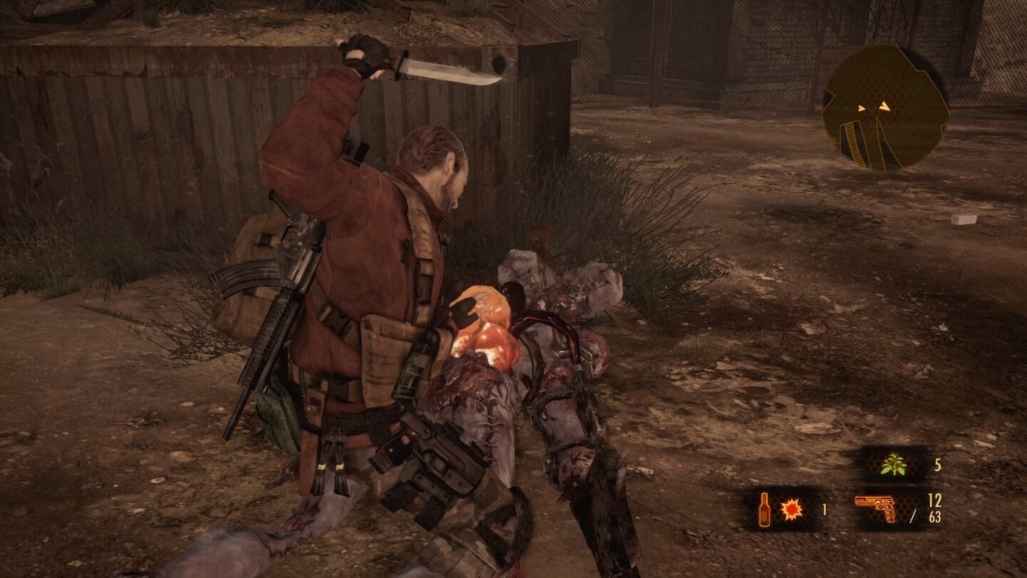 Resident Evil: Revelations 2Viele Gegner lassen sich auch schleichend überwältigen. Das wird besonders gegen Ende des Spiels extrem wichtig, um Munition zu sparen.