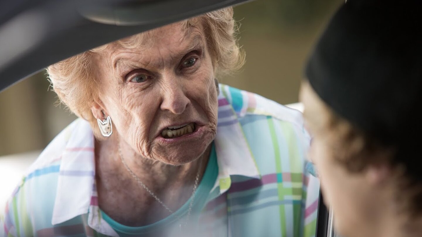 Scouts vs. ZombiesKennt ihr sie noch? Cloris Leachmann ist vielen von uns vor allem bekannt als Oma in »Malcolm Mittendrin«.