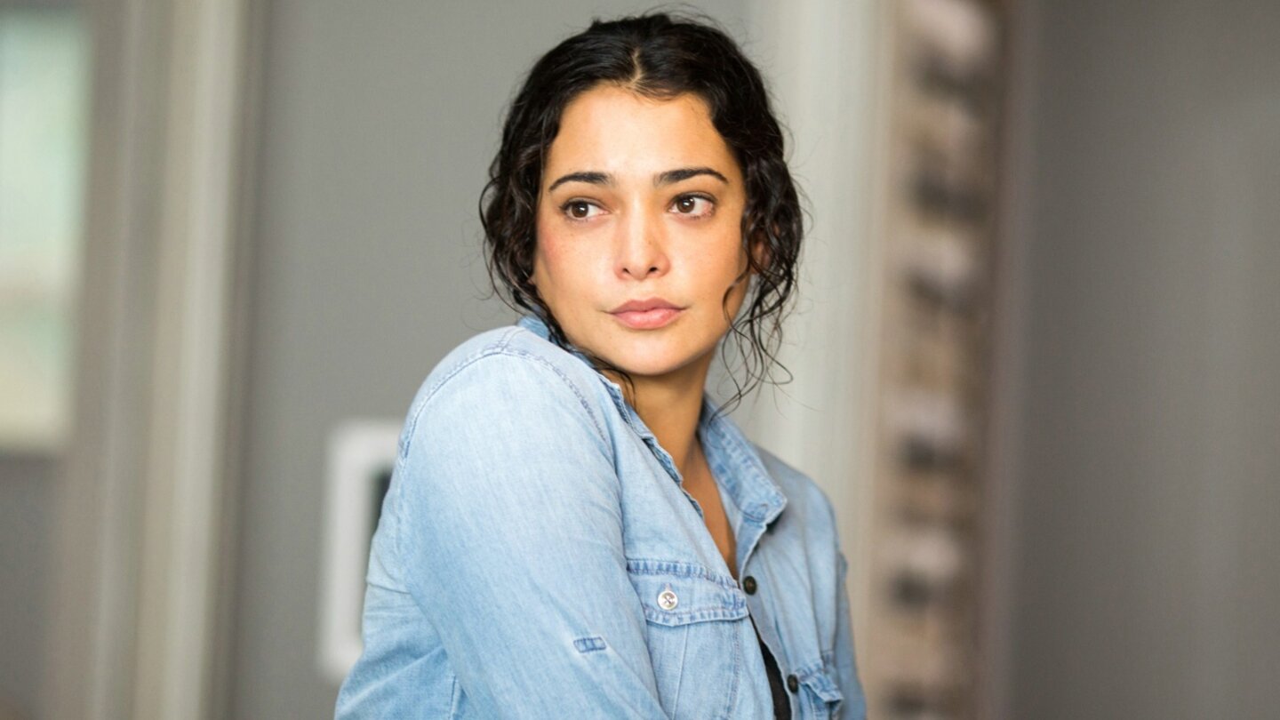 Self/LessMadeline (Natalie Martinez) weiß nicht, ob sie Edward wirklich vertrauen kann.