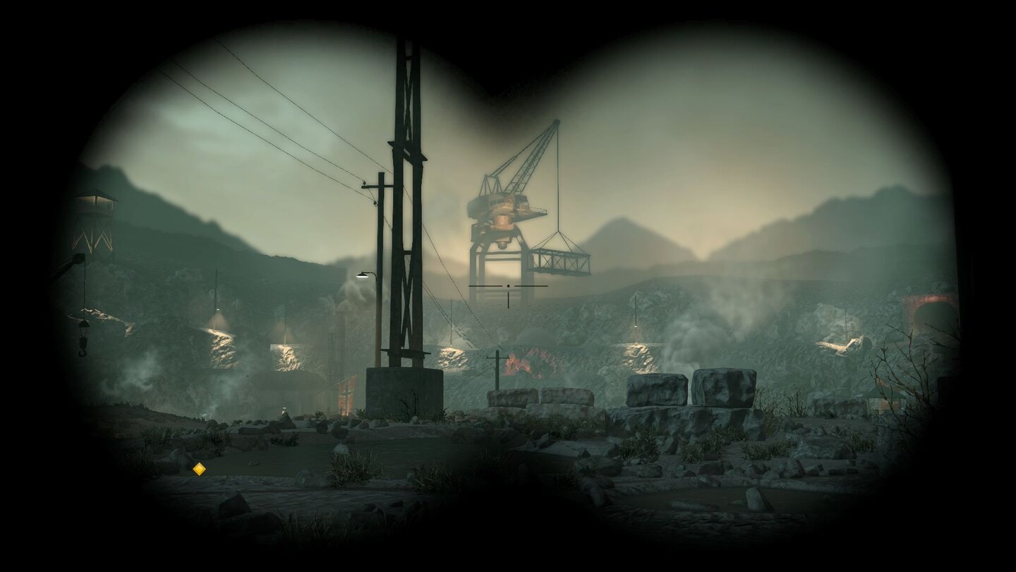 Sniper Elite V2Damit wir nicht von feindlichen Patrouillen überrascht werden, suchen wir mit dem Fernglas die Umgebung nach ihnen ab.