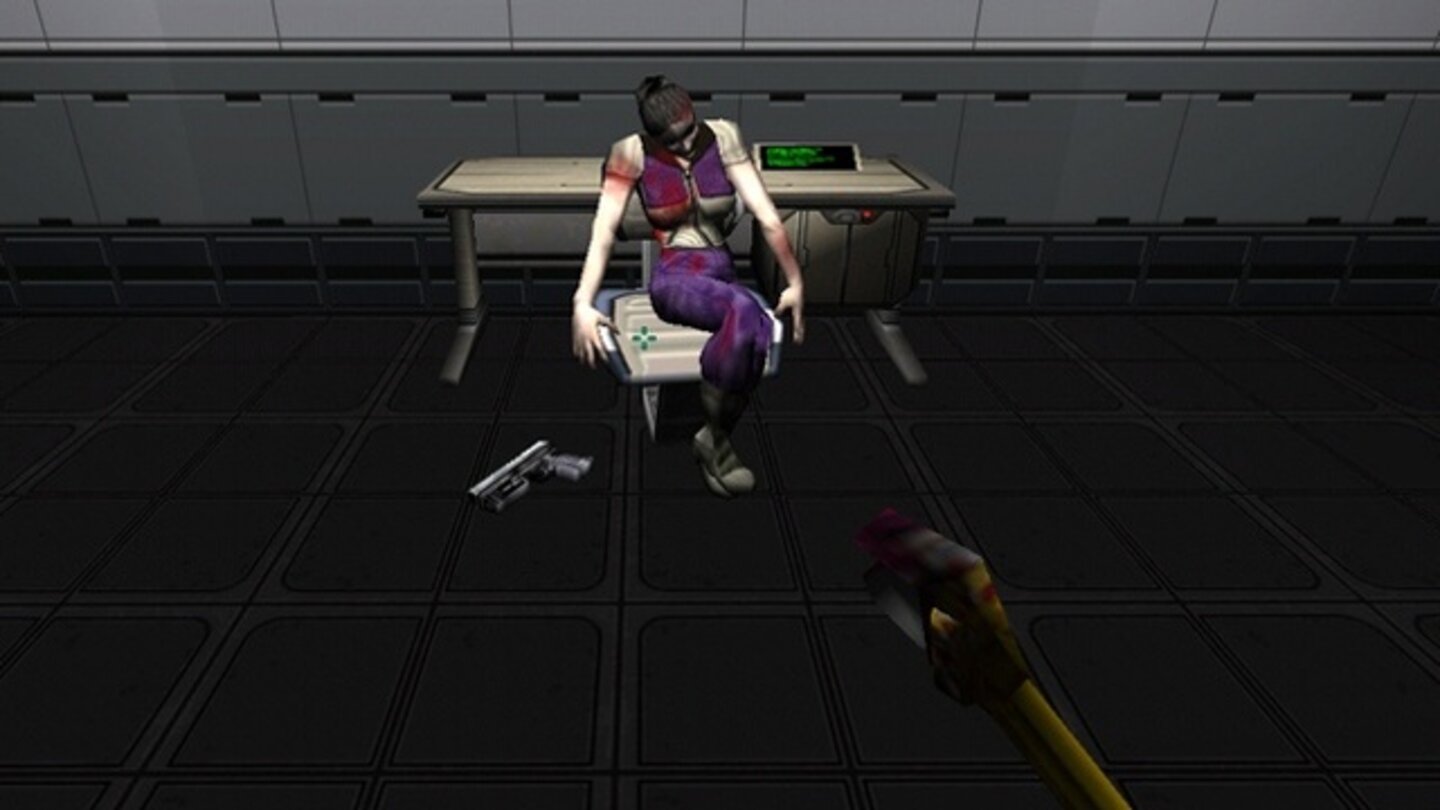 1999 - System Shock 2Der Spieler wird per Funk von der Wissenschaftlerin Dr. Janice Polito durch das herrenlose Raumschiff Von Braun zu einem Treffpunkt geleitet. Als er dort eintrifft, findet er nur die Leiche Politos. Die KI SHODAN hatte sich Politos Identität bedient, um den Spieler in Sicherheit zu wiegen und für ihre Zwecke auszunutzen - ein Storykniff, der acht Jahre später in BioShock (auch von den System-Shock-2-Machern) nahezu 1:1 übernommen wird.