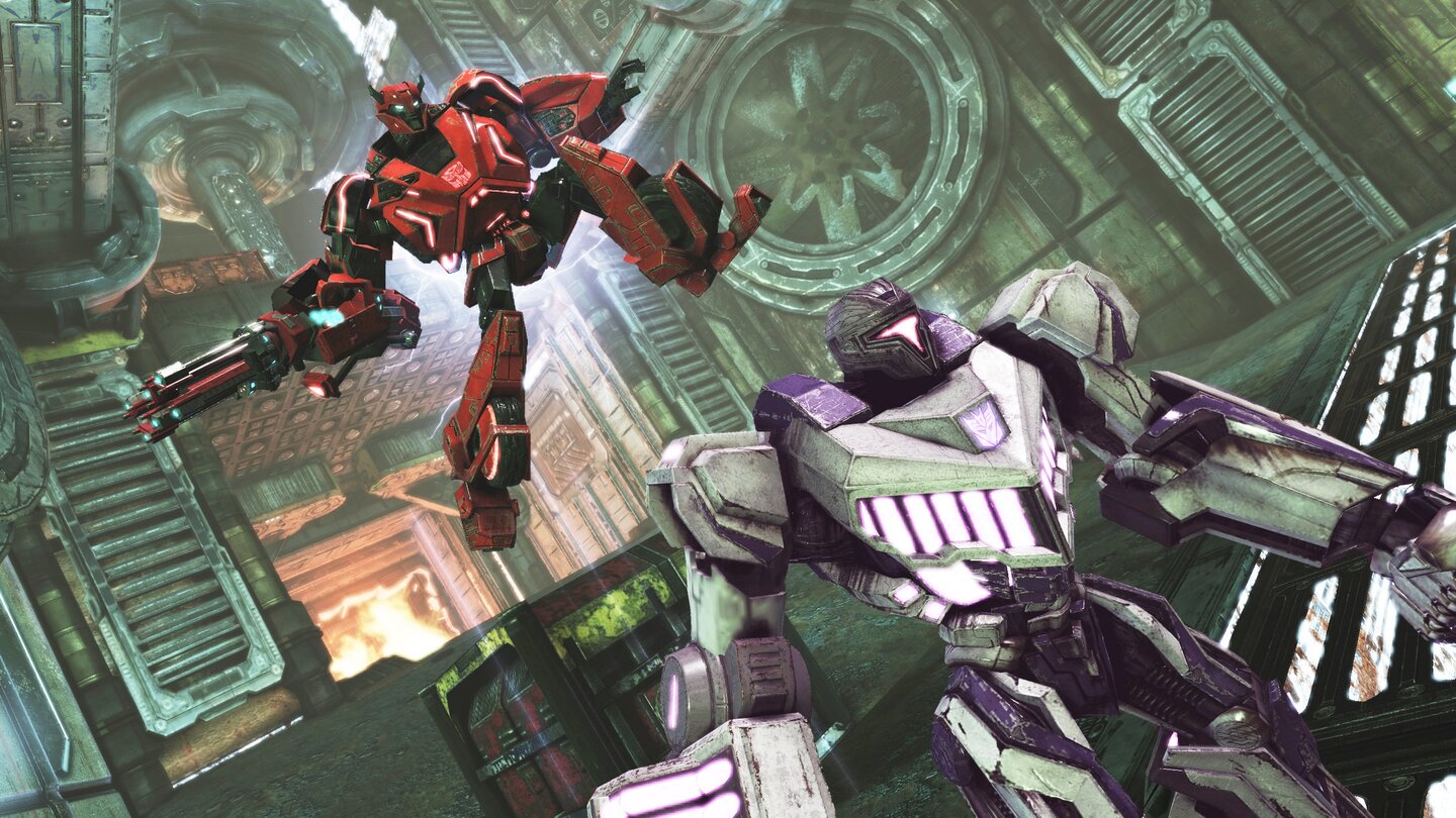 Transformers: Untergang von CybertronIn einigen Levels ist Schleichen angesagt: Angriff aus dem Hinterhalt.