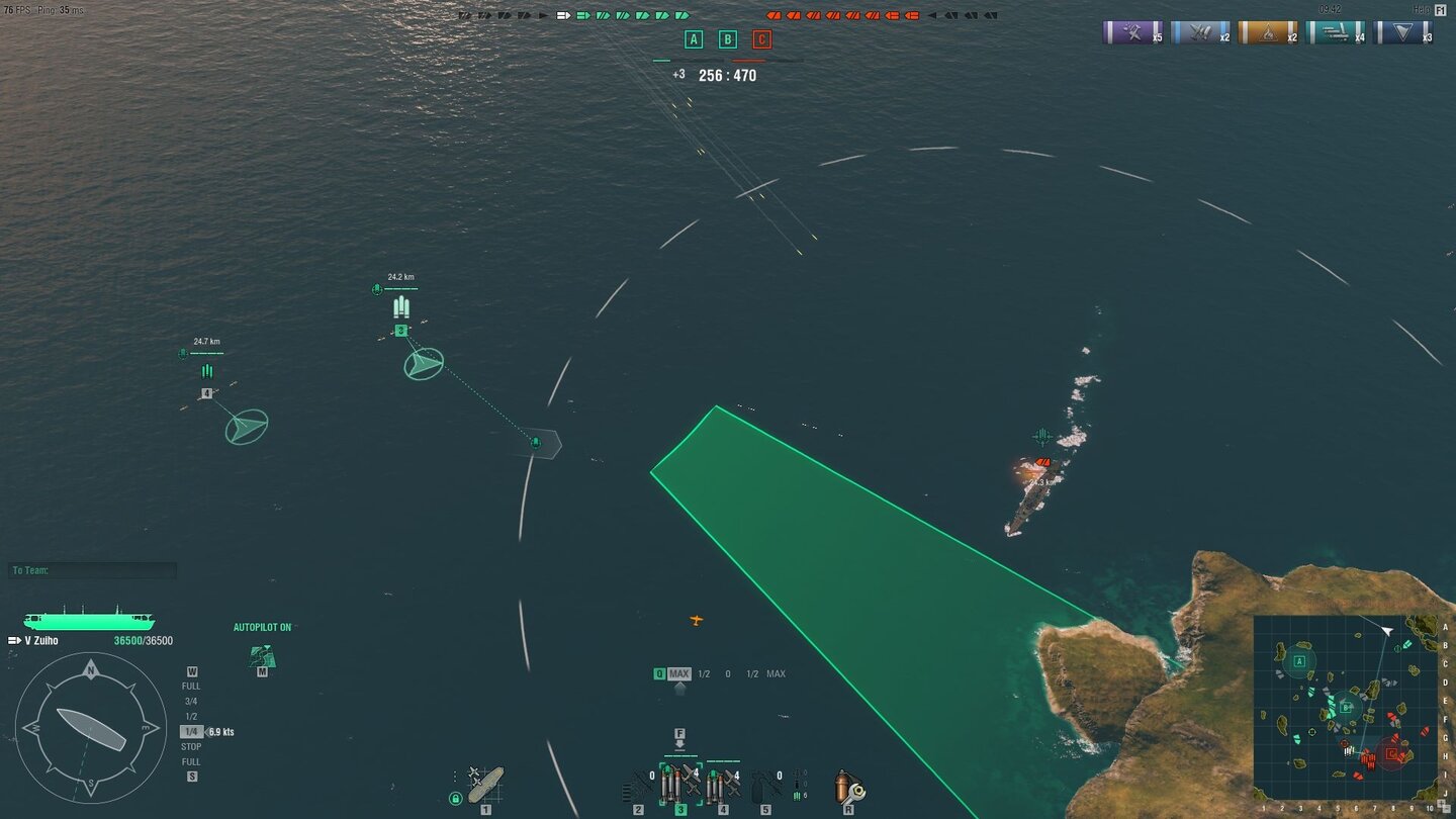 World of WarshipsEin einsames Schlachtschiff ist das perfekte Ziel. Mit dem grünen Zielbereich legen wir den Abschusswinkel unserer Torpedos fest.
