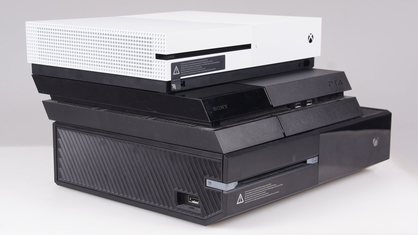 Xbox One S versus Xbox One - Größenvergleich inklusive PS4