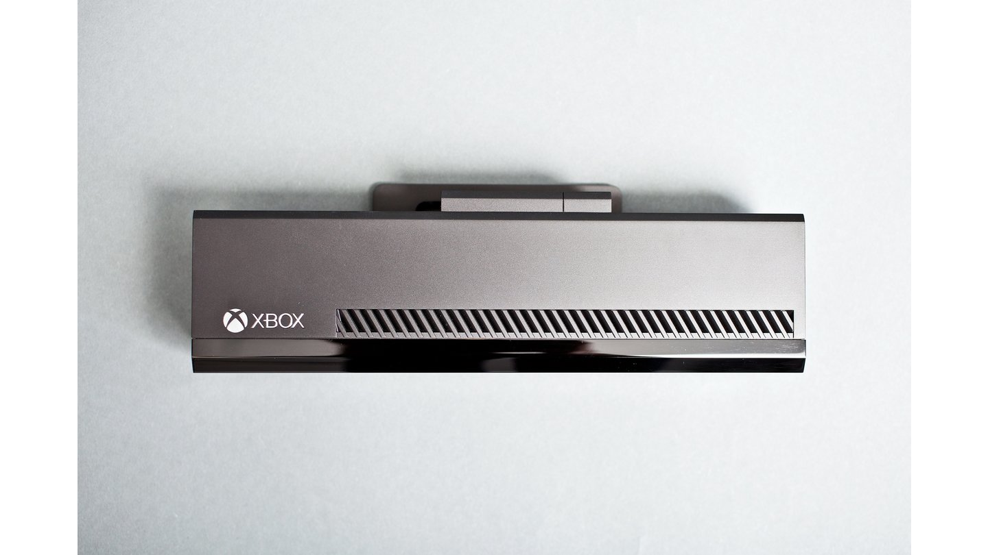 Xbox OneDie neue Xbox One soll sich verzögerungsfrei über eine Kombination aus Sprachkommandos und Kinect-Gesten steuern lassen.
