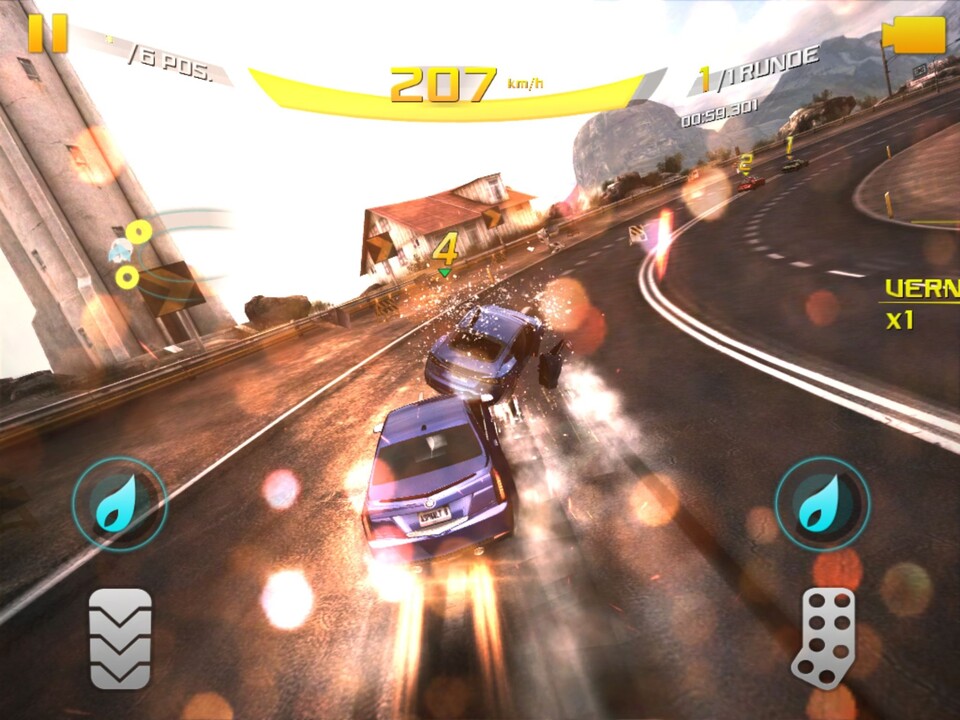 Gischt klebt auf der virtuellen Kamera - tolle Technik bei Asphalt 8.