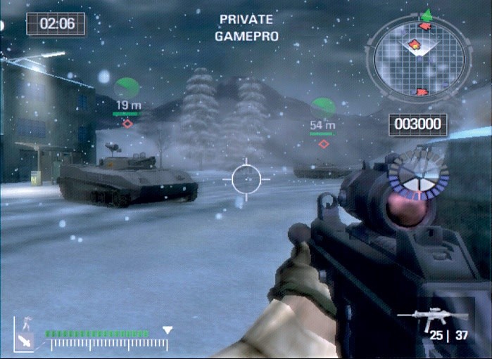 Allein gegen zwei feindliche Panzer - eure Überlebenschancen sind hier eher gering. Eine stärkere Waffe muss her! Screen: PS2