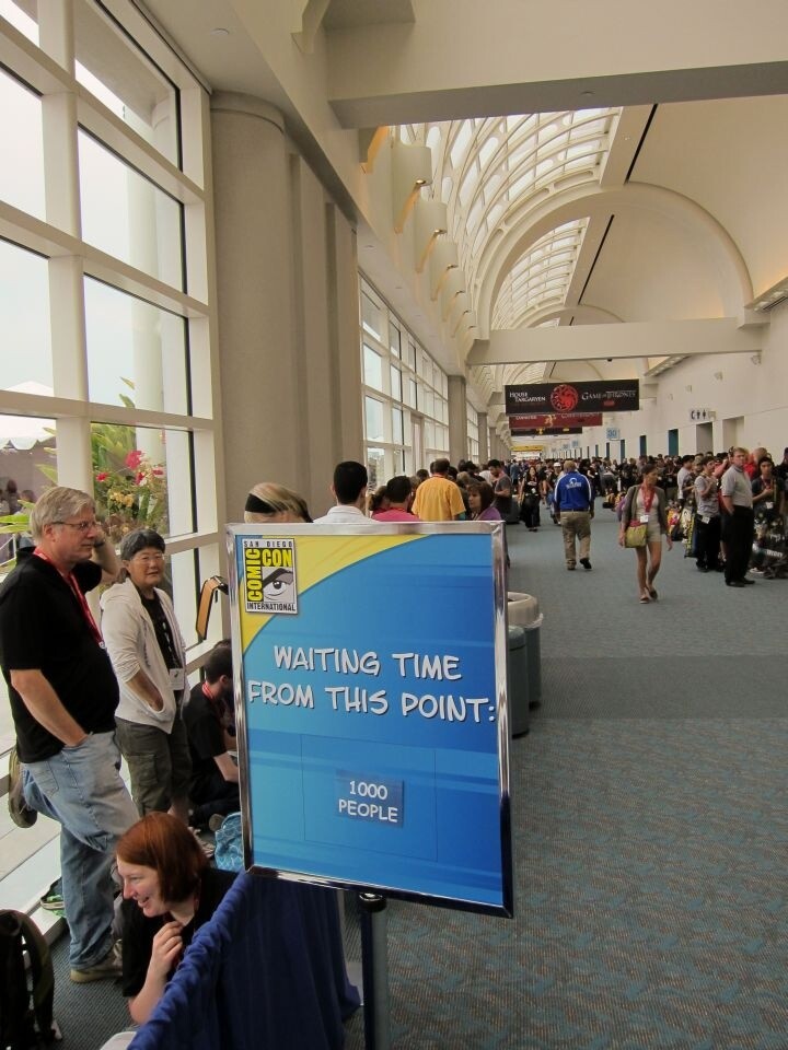Geduld mitbringen: die Warteschlangen auf der Comic-Con sind teils lächerlich lang.