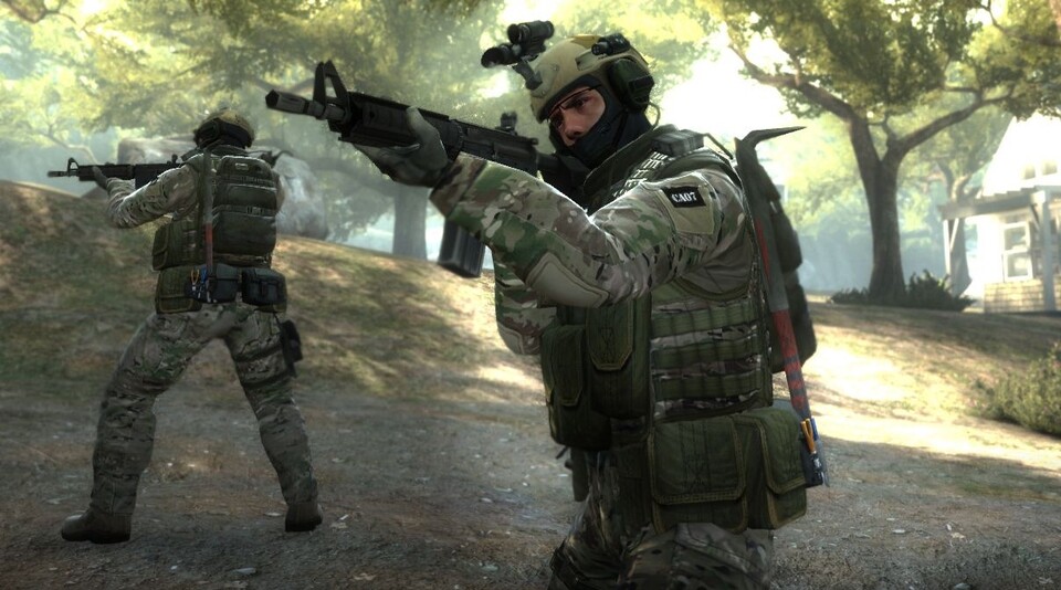 Counter-Strike: Global Offensive kann jetzt auch auf der Xbox One gespielt werden, die Xbox-360-Version ist nun kompatibel.