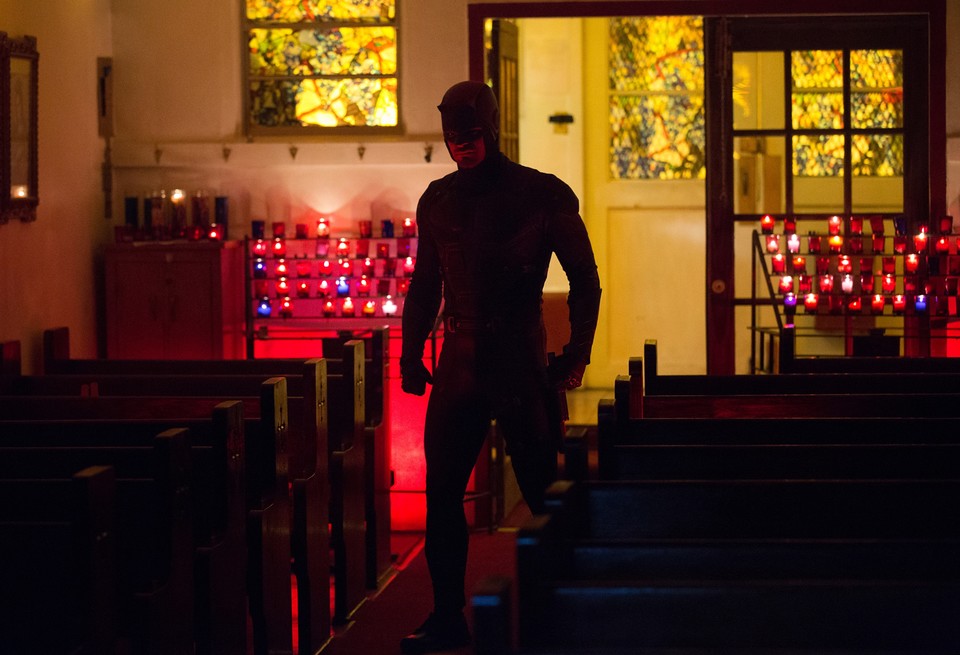 Daredevil ist in der zweiten Staffel etablierter Beschützer von Hell's Kitchen und Schrecken der Ganoven.