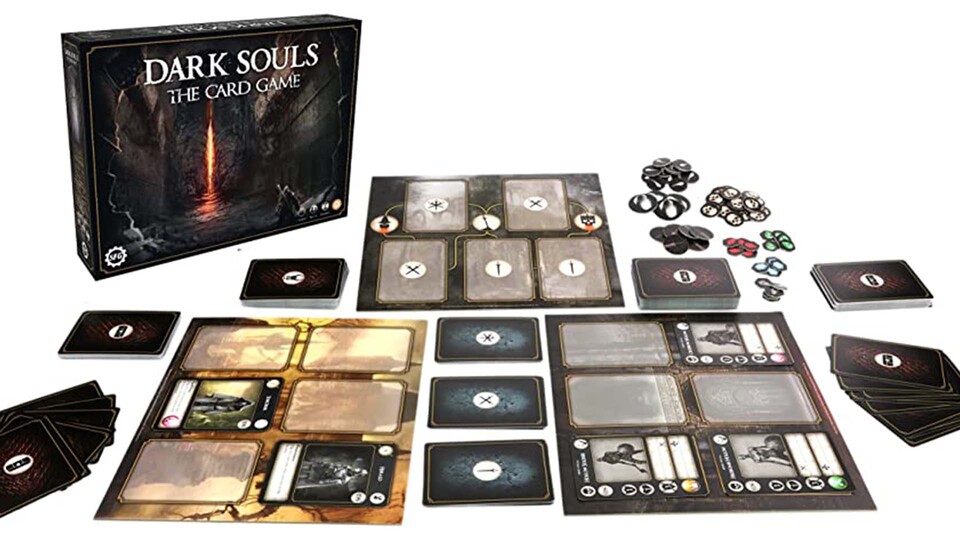 Das erwartet euch alles beim Dark Souls Card Game. Das Beste: Mit den Erweiterungen bekommt ihr noch mehr Zeugs zum Spielen! Damit sind Spiele-Abende mit euren Freunden gesichert.