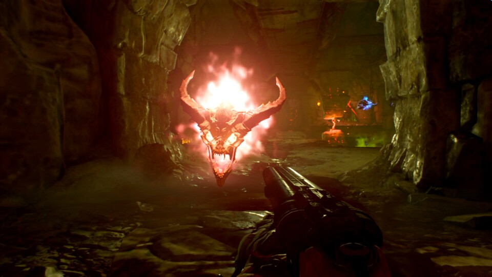 Doom funktioniert zwar auch mit den Joy-con, am präzisesten und angenehmsten gehen wir aber mit dem Pro Controller auf Dämonenjagd.