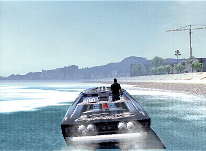 In einigen Missionen steuert ihr Schnellboote über das Wasser. Hier fährt Tanner gerade an der Cote d´Azur vor Nizza spazieren. Screen: Playstation 2