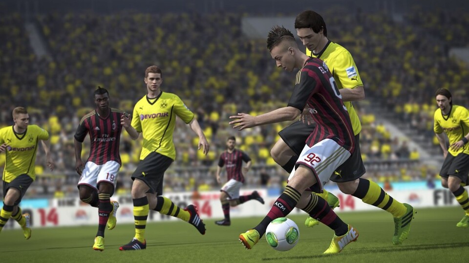 So soll die Xbox 360/PS3/PC-Version von FIFA 14 aussehen: Die Zweikämpfe sehen FIFA-typisch schick aus. Das Abschirmen des Balls hat EA verbessert.