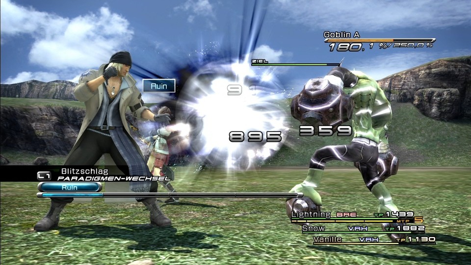 Final Fantasy XIII: In den Kämpfen versteht es die nachjustierbare Kamera, immer den dramatischsten Blickwinkel einzufangen. [PS3]