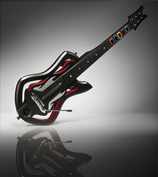 Vom Design her ist der neue Guitar Hero-Controller sicherlich Geschmackssache.