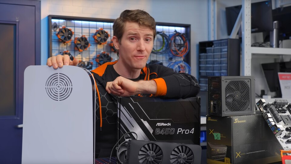 Linus baut einen PC, der die PS5 ausstechen soll, aber so richtig gelingt ihm das nicht (Bild: youtube.comwatch?v=LfpXMuMvcWQ).
