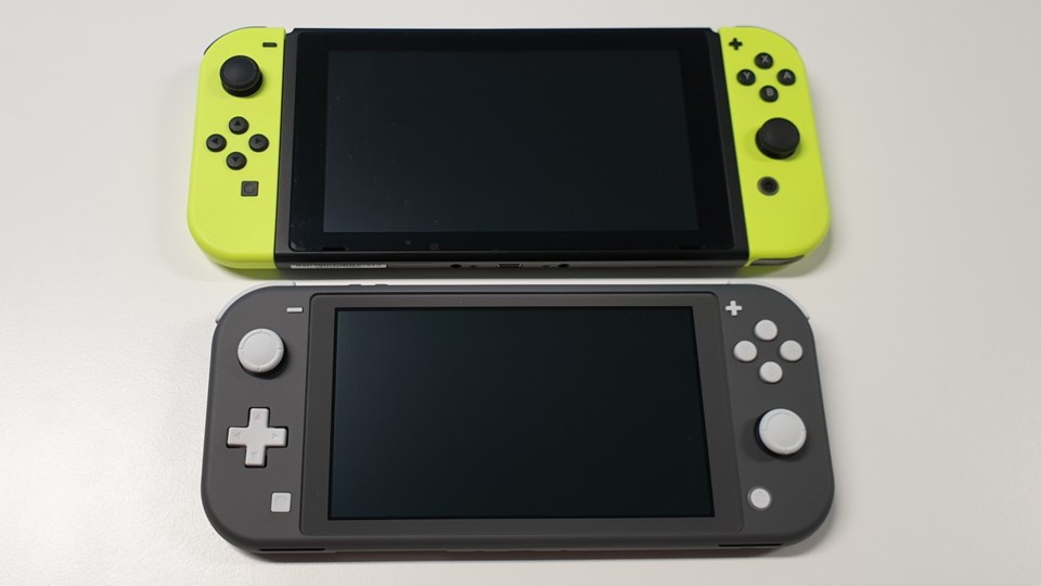 Die Nintendo Switch und Nintendo Switch Lite sind so erfolgreich, dass Nintendo nicht gezwungen ist, technisch zeitnah aufzurüsten. Das OLED-Modell konzentriert sich daher auf einen verbesserten Handheld-Modus.