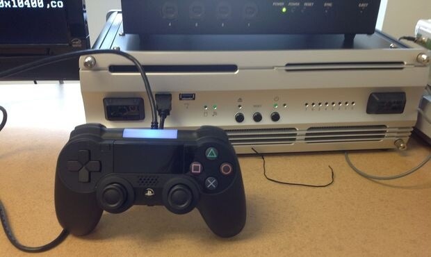 Das einzige Bilder der PlayStation 4 zeigt lediglich ein DevKit.