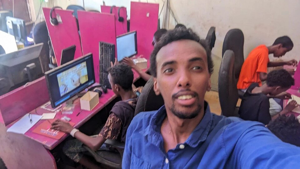 Dieser Redditor baut ein ganz besonderes Gaming-Café im Jemen auf (Bild: reddit.comusermaho90).