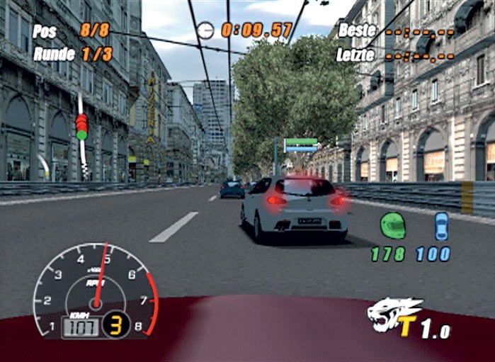 Anhand der Balken über den Autos könnt ihr denn psychischen Zustand eures Gegners ablesen. Screen: Playstation 2