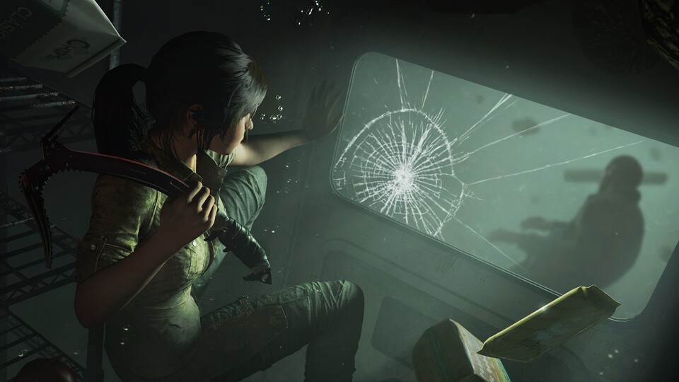 Auch die Gebirgsaxt hat es in den letzten Teil geschafft. Hier nutzt Lara sie, um aus einem gesunkenen Auto zu entkommen. 