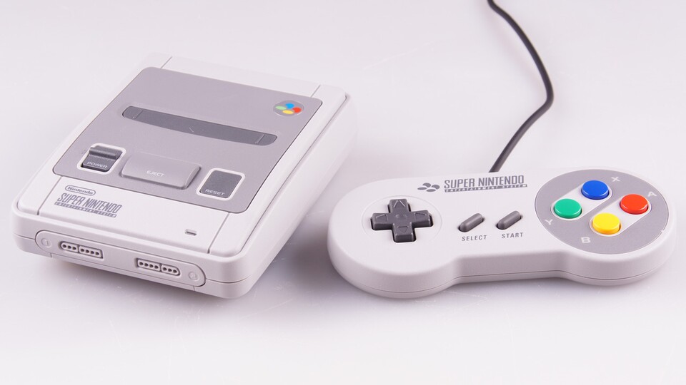 Das SNES Mini ist bereits Nintendos zweite Mini-Retro-Konsole und besticht durch den kleinen Formfaktor.