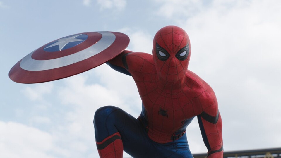 Neue Set-Bilder zum kommenden Marvel-Film Spider-Man zeigen Tom Holland in Aktion.